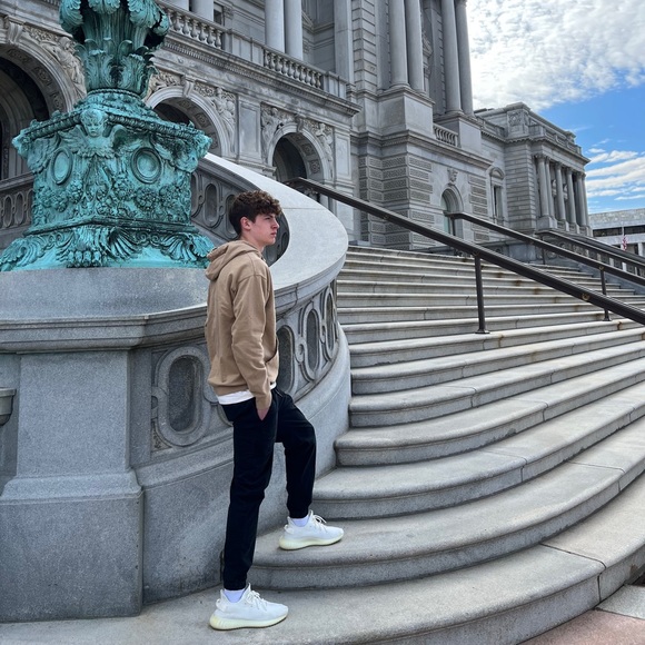 Meet your Posher, Nico - Picture 6 of 7